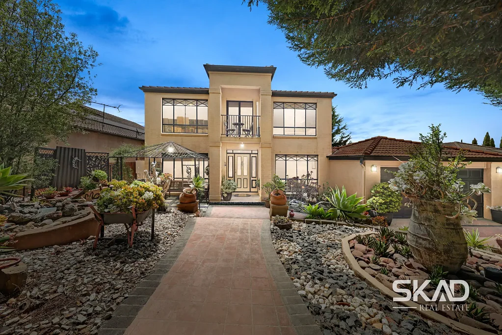 Wallan 4chambre Charming 4-Bedroom Home with Range Views, Modern Kitchen, and Large Garden in Hidden Valley !!