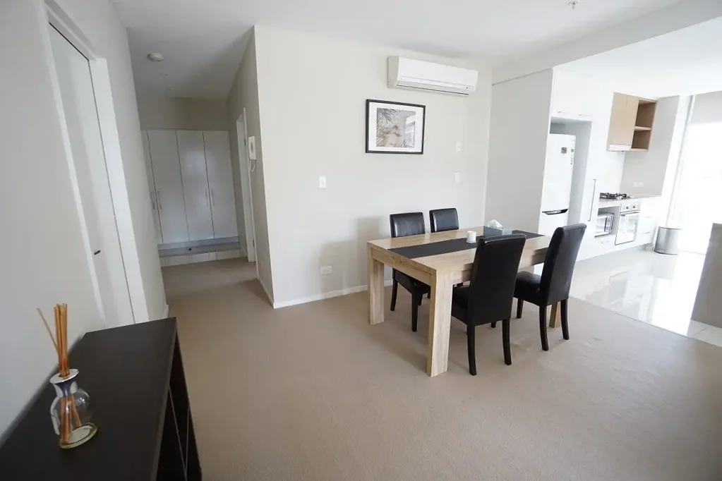 Fully furnished 2 Bedroom 1 Car park with Views to the River in Hamilton Centre