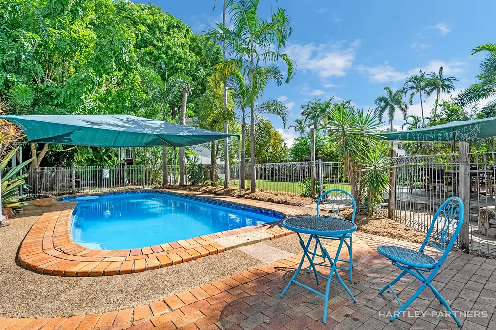 Aitkenvale 4房  Calm, Compact, and a Tropical Pool