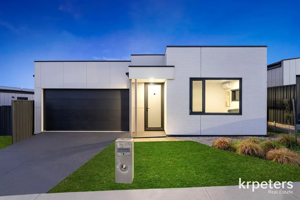 9 Verbier Road, Pakenham, VIC 3810