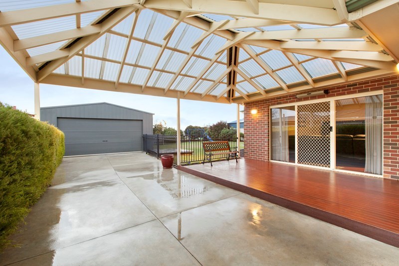 8 FALCON DR, INVERMAY PARK VIC 3350, 0部屋, 0バスルーム, House