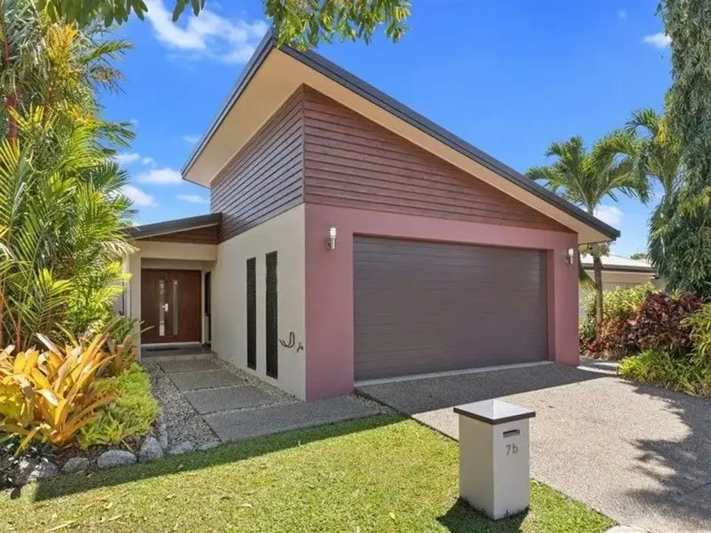 SPACIOUS FAMILY HOME IN SOUGHT AFTER LOCATION!
