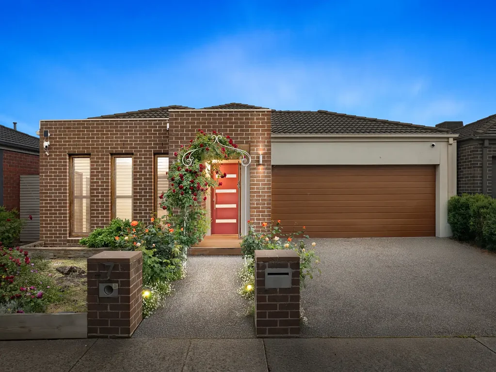 Mernda 4બેડરૂમ CENTRALLY LOCATED & SPACIOUS FAMILY ENTERTAINER WITH GRAND ALFRESCO