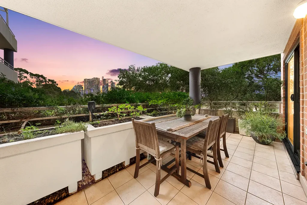 Chatswood 2침실 Stunning North-East Aspect Apartment with a Central Lifestyle Address