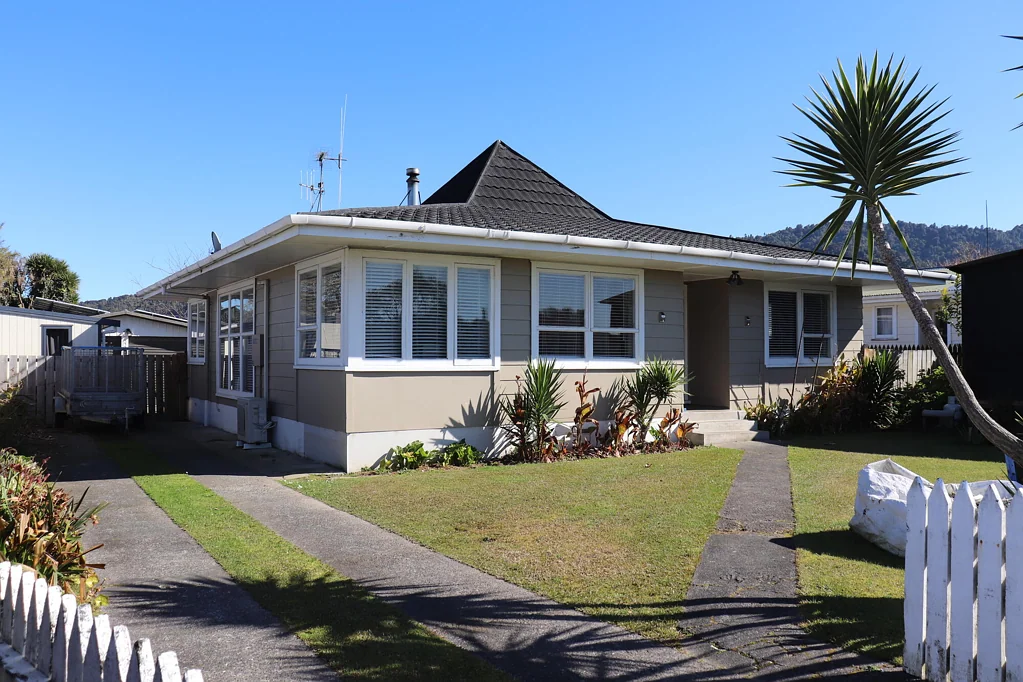 Beautiful Family Home with Office & Great Outdoor Living