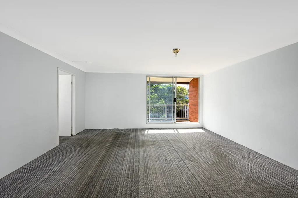 Ultimo 3房 Ultimo 黄金地段，原始魅力与无限翻新潜力 Original Charm with Exciting Renovation Potential in Prime Ultimo