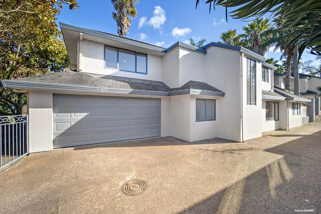 Mount Eden 4 Bedroom Spacious Family Living in the Heart of Mt Eden