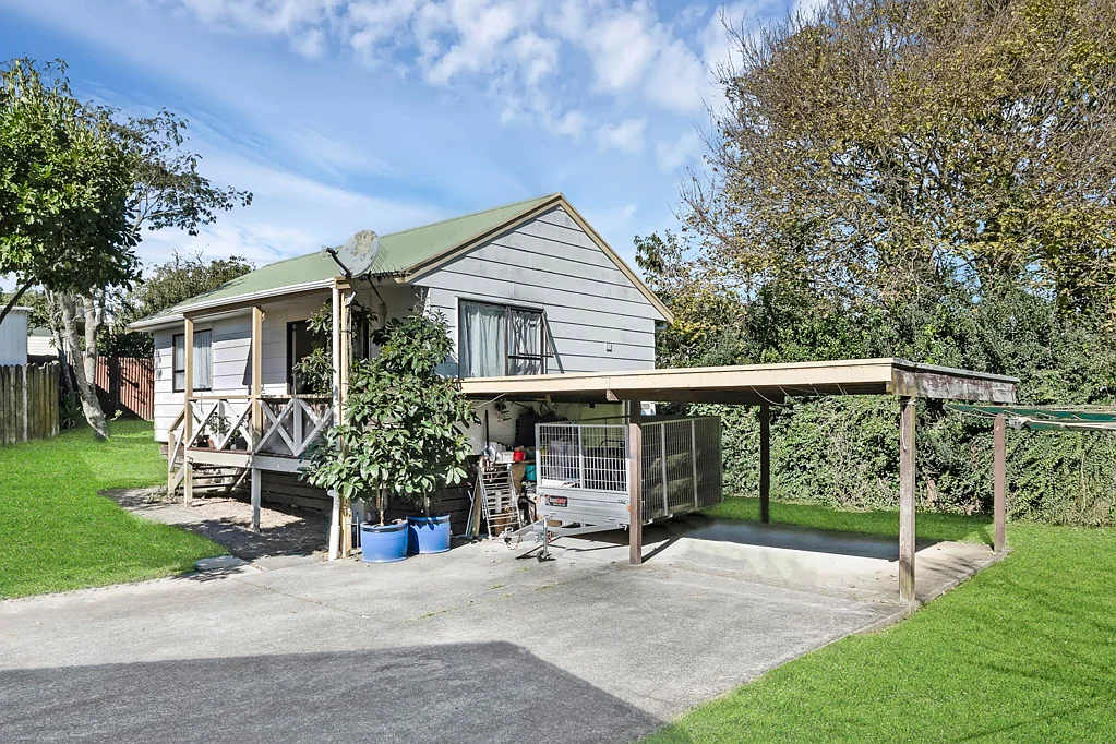Henderson 4房  Two Homes, One Title, $1,000 Every Week