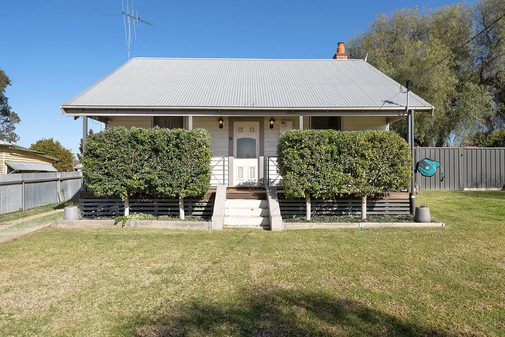 Lake Boga 3 Bedroom Where Charm Meets Comfort