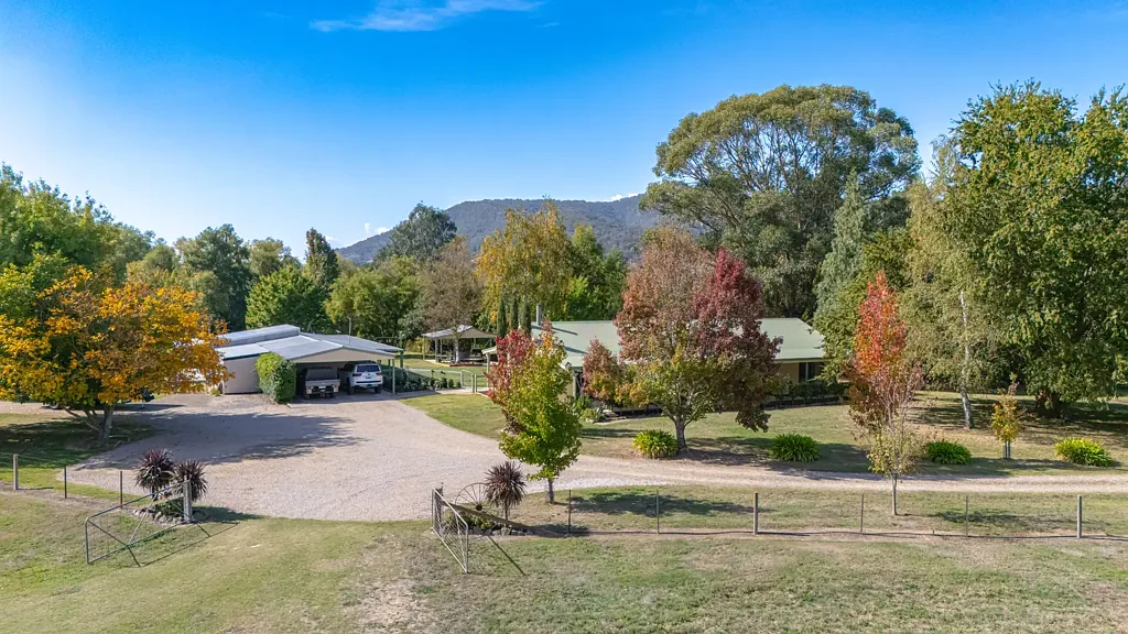 Ovens A Lifestyle Haven on the Happy Valley Creek