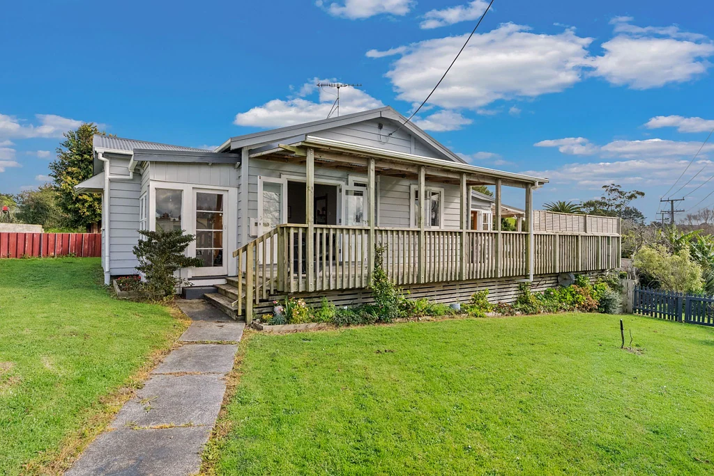 Portland 3 Bedroom Character, Charm, and Harbour Views