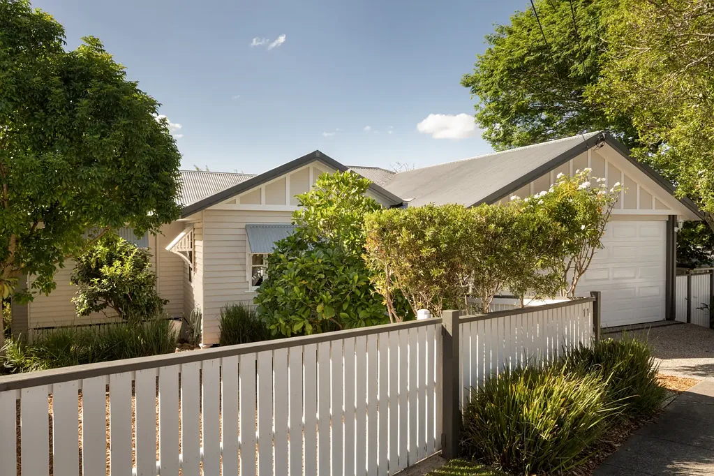 11 Dovedale Crescent, Ashgrove, QLD 4060