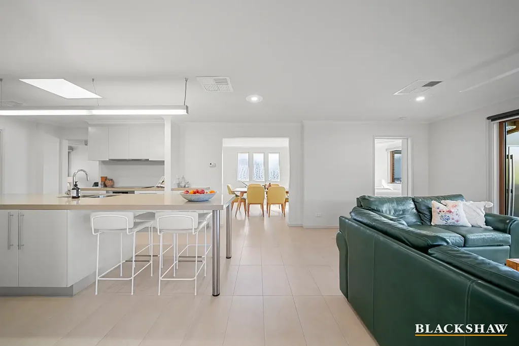 Narrabundah 4房  The Ultimate Blend of Location, Luxury & Lifestyle