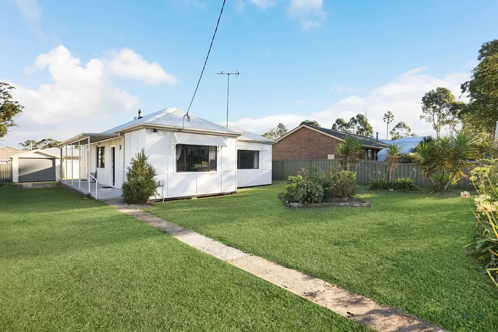SPACIOUS FOUR BEDROOM HOME IN IDEAL LOCATION