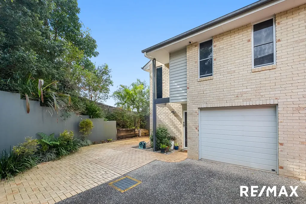 Nambour 3 Bedroom Light-Filled Townhouse: End Position, Stunning Views