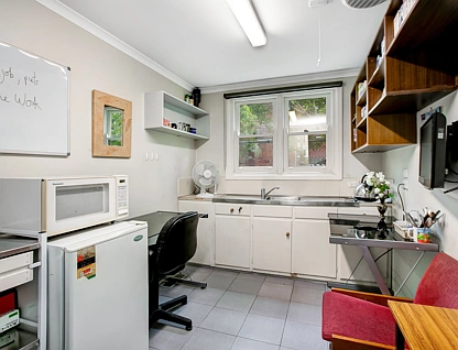 254 Gilbert Road, Preston, VIC 3072, 4房, 1浴, 独立屋