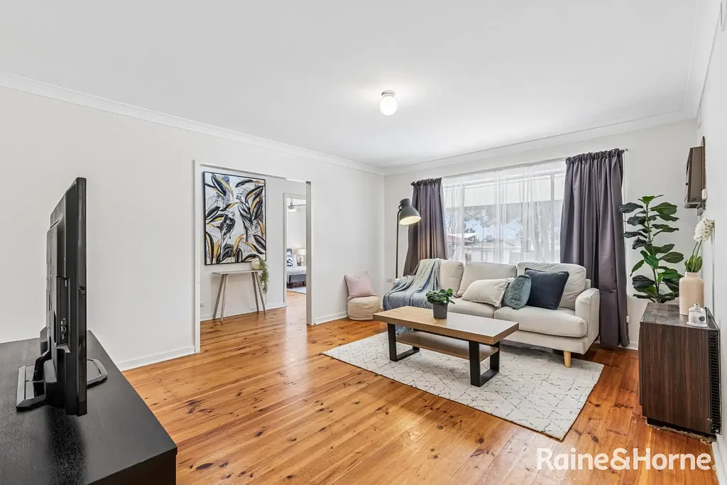 Hackham 3房  Great First Home, Investment or Start-Up Family Home