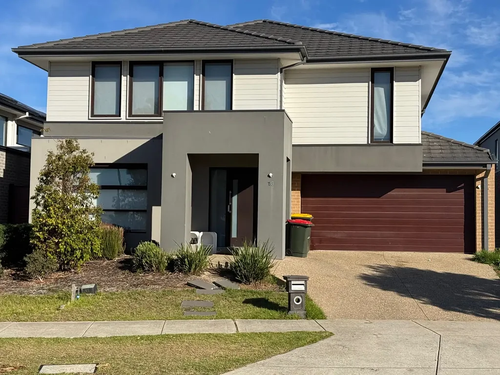 Luxury 5Br 2Level Family Home in Williams Landing