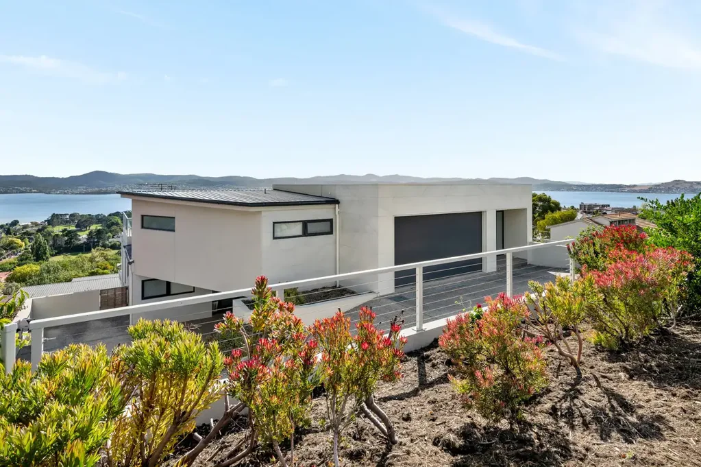 1/479 Churchill Avenue, Sandy Bay, TAS 7005