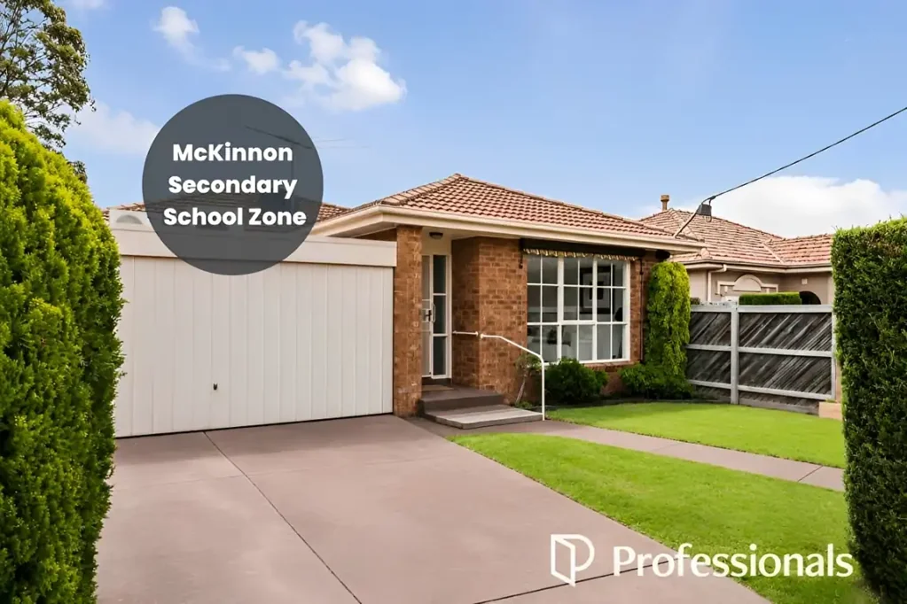 Mckinnon 3房 McKinnon学区房 单层无物业费 北向采光 西门子灶具 私人双车库 步行商圈车站 Single-Level Family Elegance in the McKinnon Zone – North-Facing Front & No Body Corporate