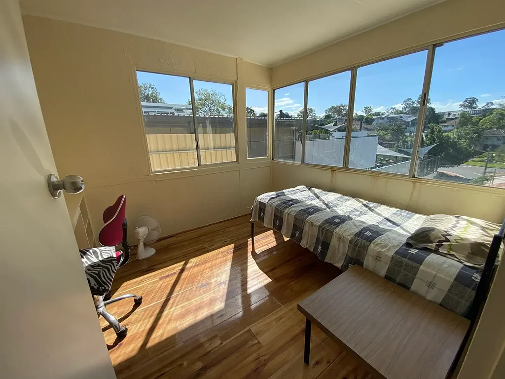 Available now! - Single bedroom in shared house