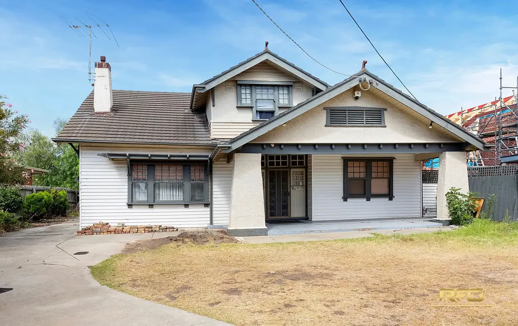 Sunshine 4 Slaapkamer Exquisite Californian in Commercial & Transport Precinct c1920