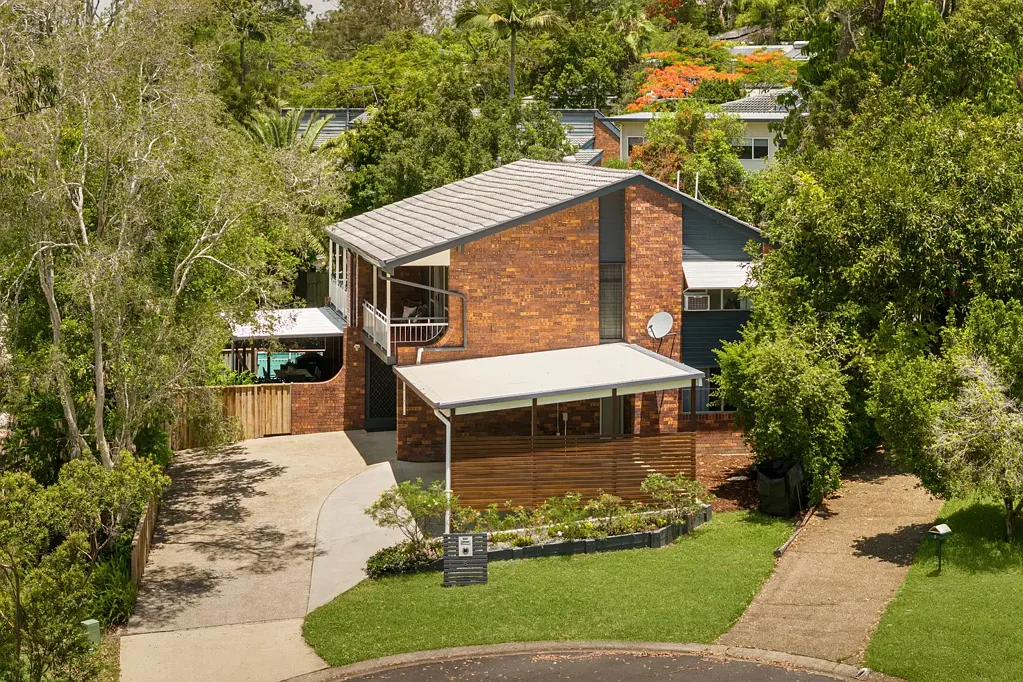 6 Manubar Plc, Chapel Hill, QLD 4069