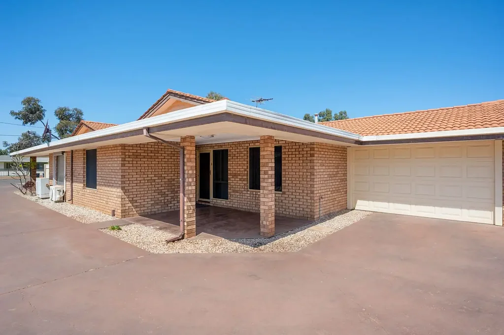 South Kalgoorlie 3 Slaapkamer Charming 3x1 Home in South Kalgoorlie – Perfect for Families, Workers or Investors