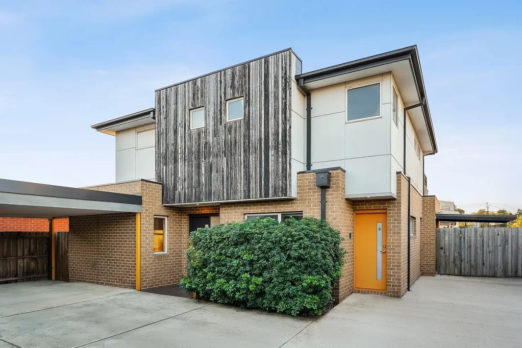 Hadfield 2 Bedroom Stylish Townhouse Living in a Sought-After Locale