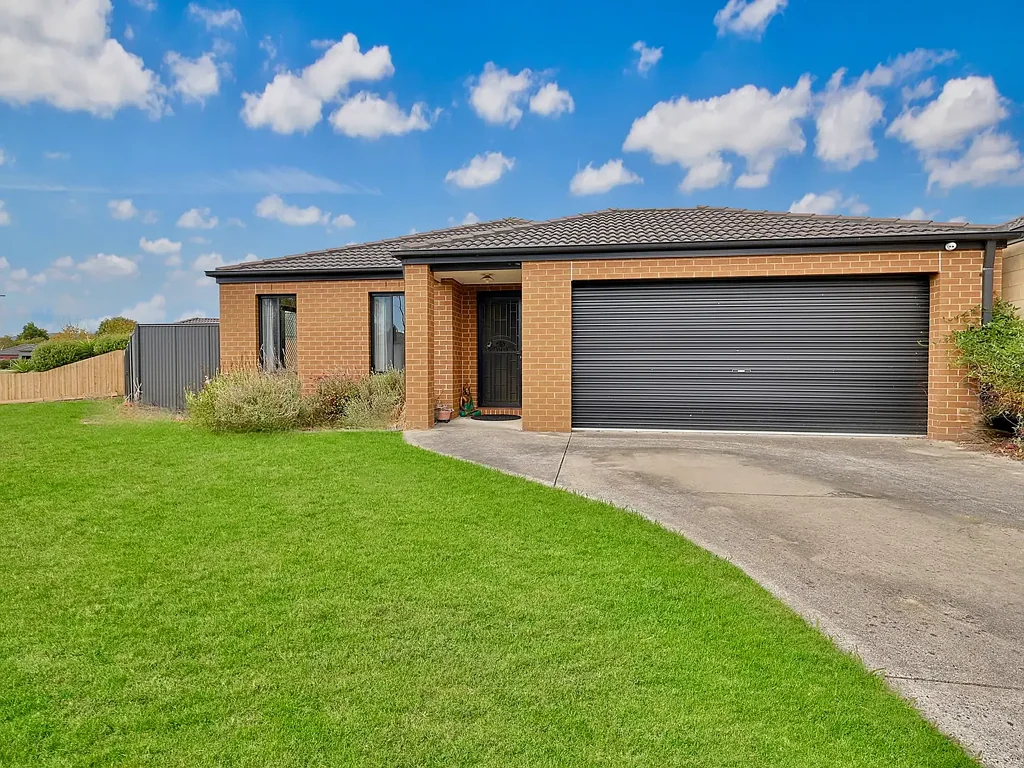 Trafalgar 4 Bedroom Great Corner Block, Excellent Floorplan -A Gem on Red Gum