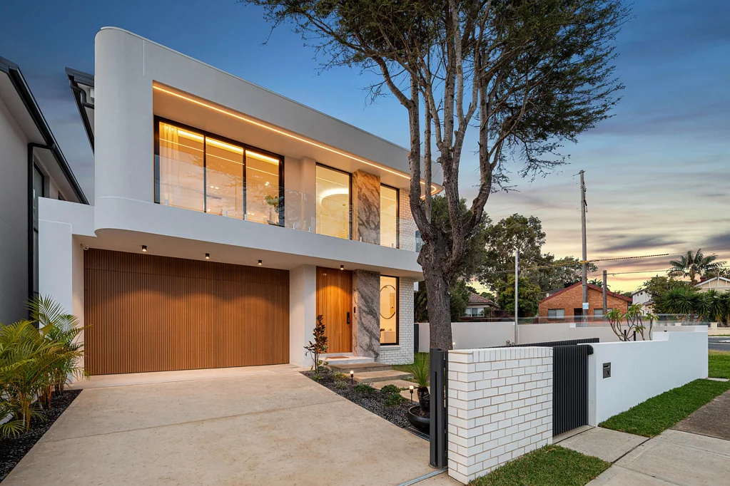 Hurstville 5Zimmer Architectural Luxury Meets Contemporary Family Living