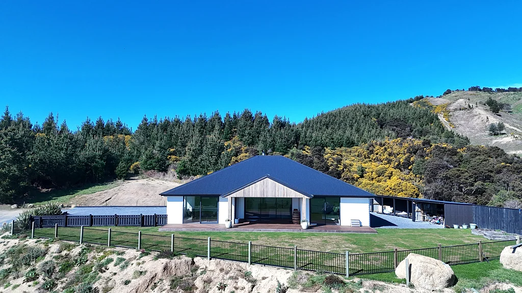 Kaitangata 3ਬੈੱਡਰੂਮ Modern Hilltop Living with Breathtaking Views