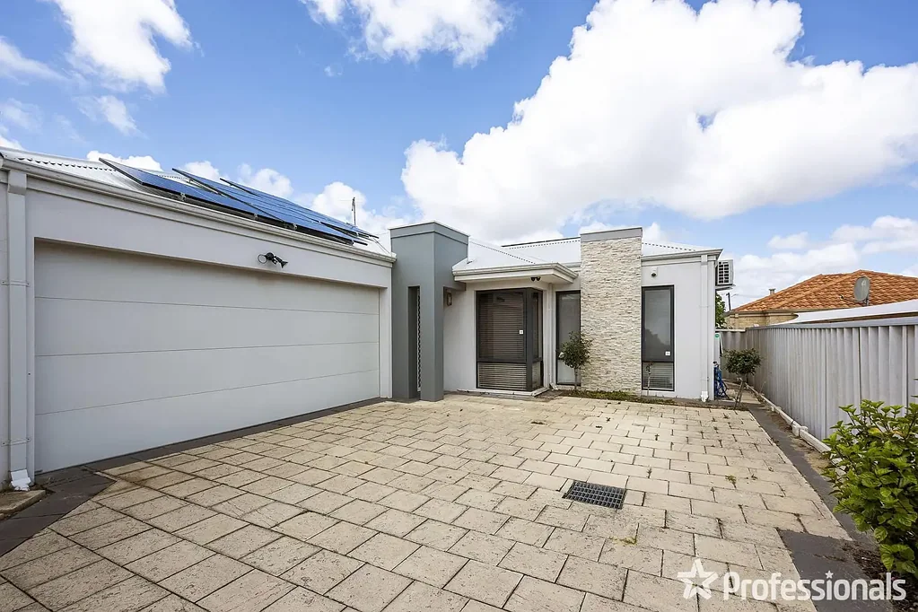 Balga 3 Bedroom High Spec Rear VIlla!