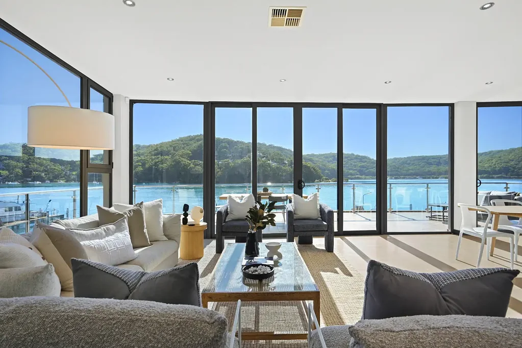 Booker Bay 5ਬੈੱਡਰੂਮ Exclusive North Facing Waterfront Penthouse with Deepwater Jetty & Private Mooring for Large Vessel
