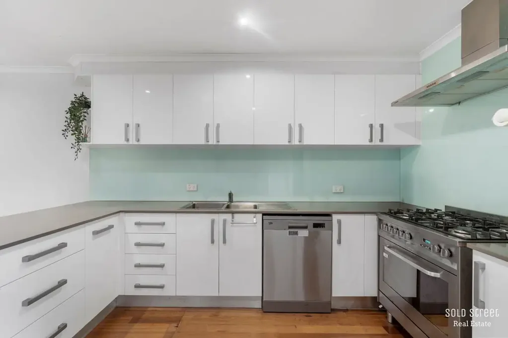 Oxenford 3ห้องนอน SPACIOUS DUPLEX WITH GREAT SIZED YARD