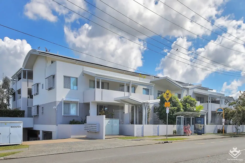 Banyo 2 Bedroom Great Location, Great Home, Great Investment Opportunity