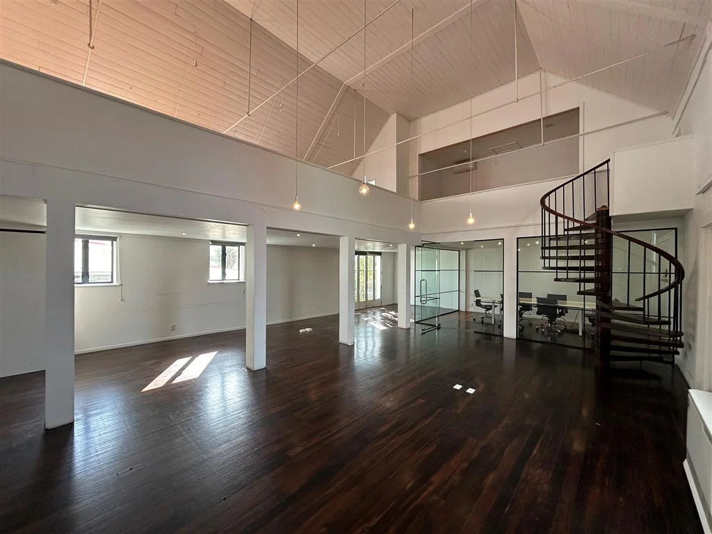 Ponsonby Savills - Unique Character Office