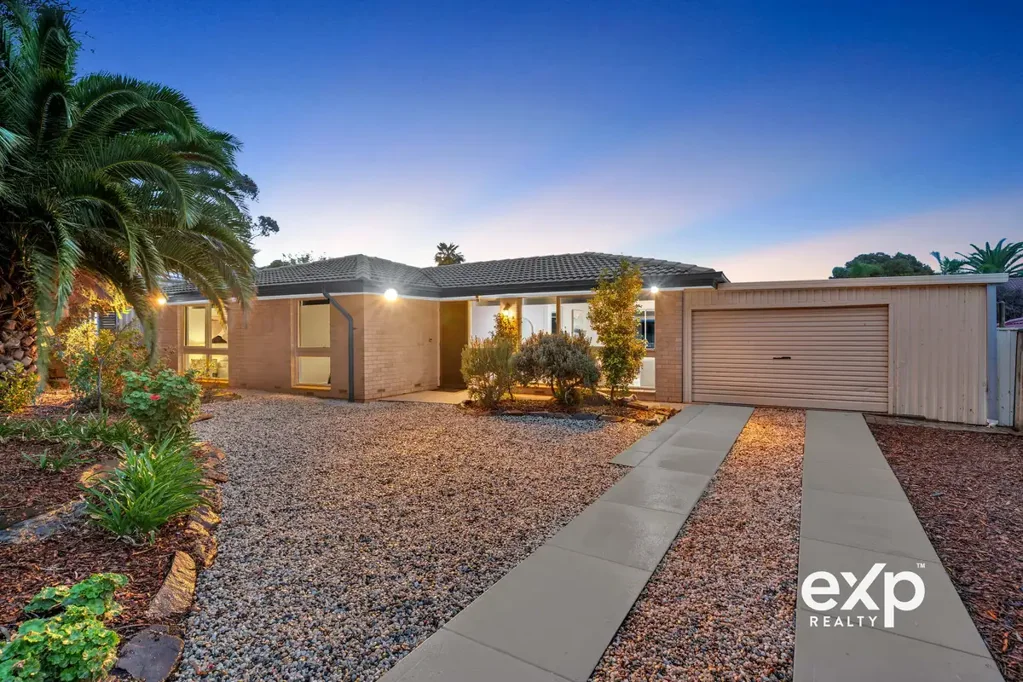 Gulfview Heights 3房  The Endless Search Is Over! - 670m2 allotment (approx)
