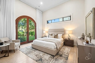 8 Knightsbridge Parade, Paradise Point, QLD 4216, 6房, 6浴, House