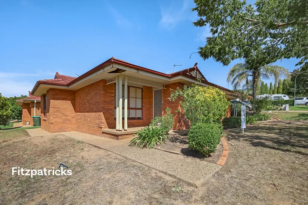 Spacious Unit in a Quiet Street