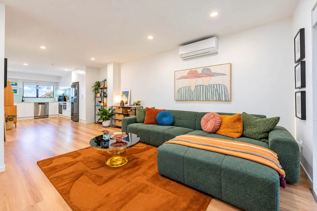 Glenfield 2침실 Affordable Seaview Gem - Lovingly Cared For