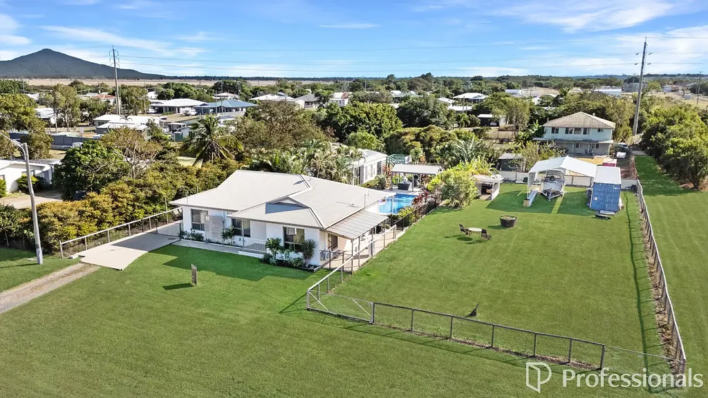 Bowen 4Zimmer SPACE GALORE WITH POOL & SHED - 2023M2
