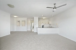 113/137 Laver Drive, Robina