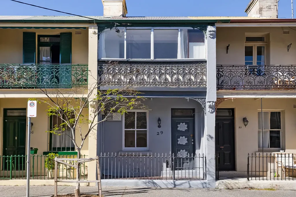Paddington 2房 位于备受推崇的Paddington区域的迷人联排别墅 Charming terrace in prized Paddington pocket