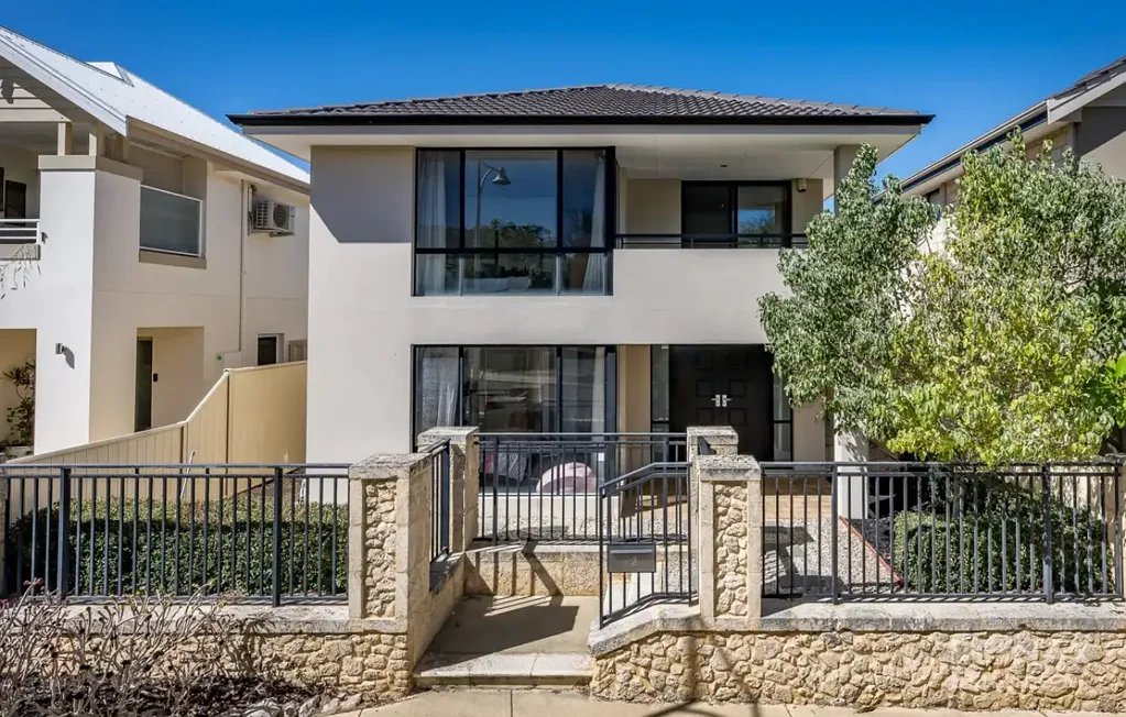 Coastal Lifestyle – Stylish Family Living at Its Best!