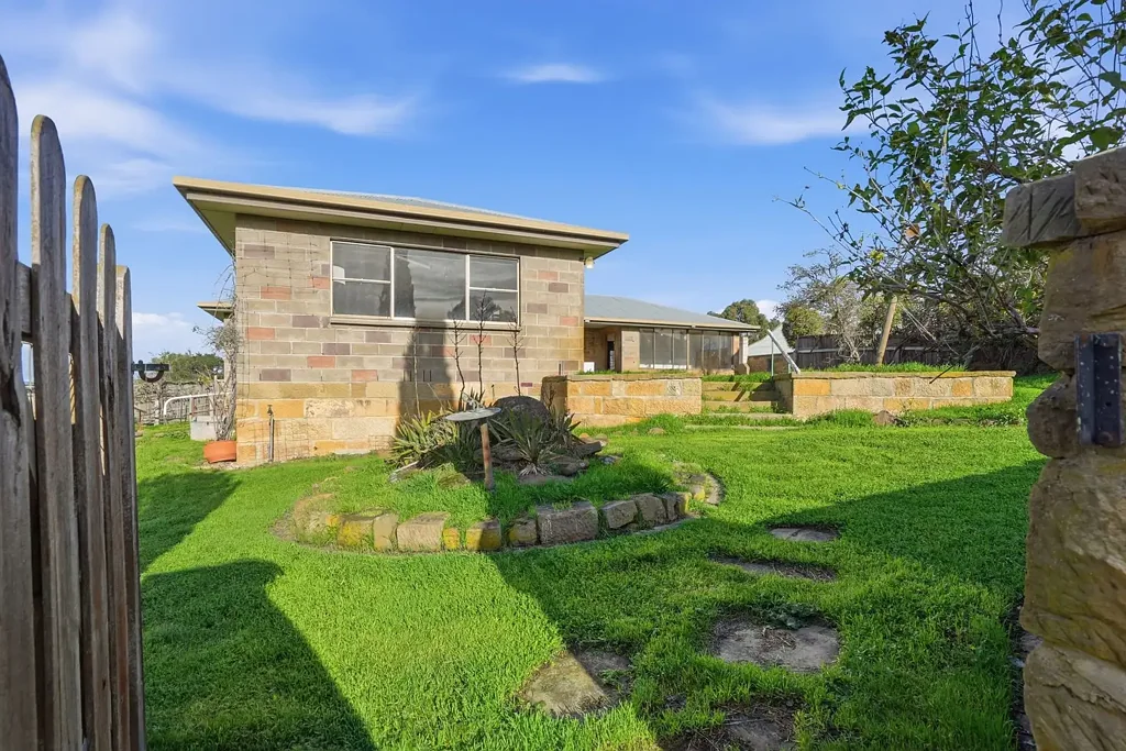 Modern Country Living –  3-Bedroom Home with Garage