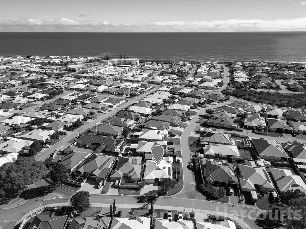 Halls Head 4部屋 Under Offer by HARCOURTS Mandurah - Mitchell Seamer
