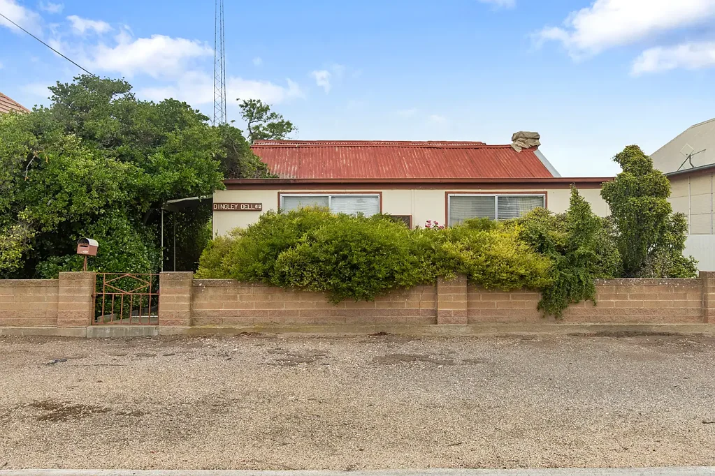 Maitland 2房  Affordable Cottage with Vineyard on Generous Allotment