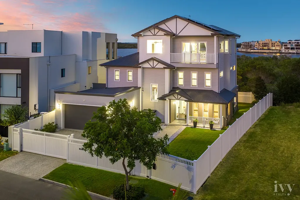Paradise Point 5房  North-Facing Waterfront Luxury with Private Marina Berth