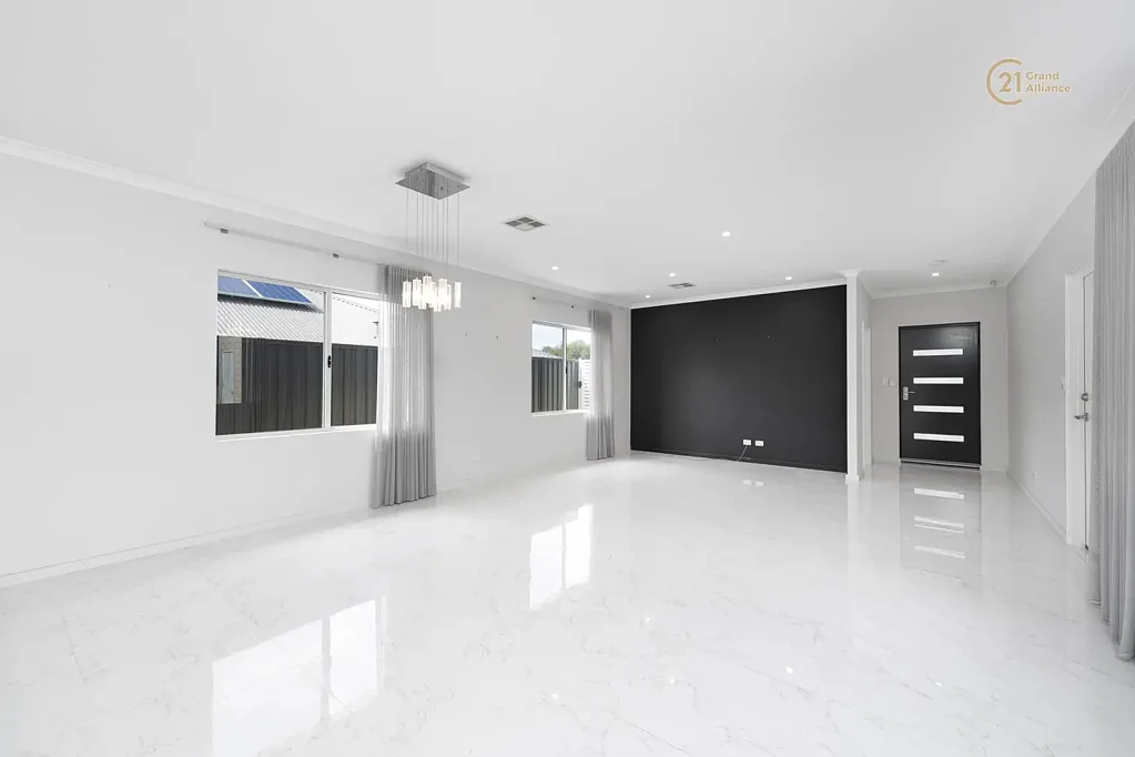 HUGE HOME WITH ROOM FOR EVERYONE @ $1200 per week